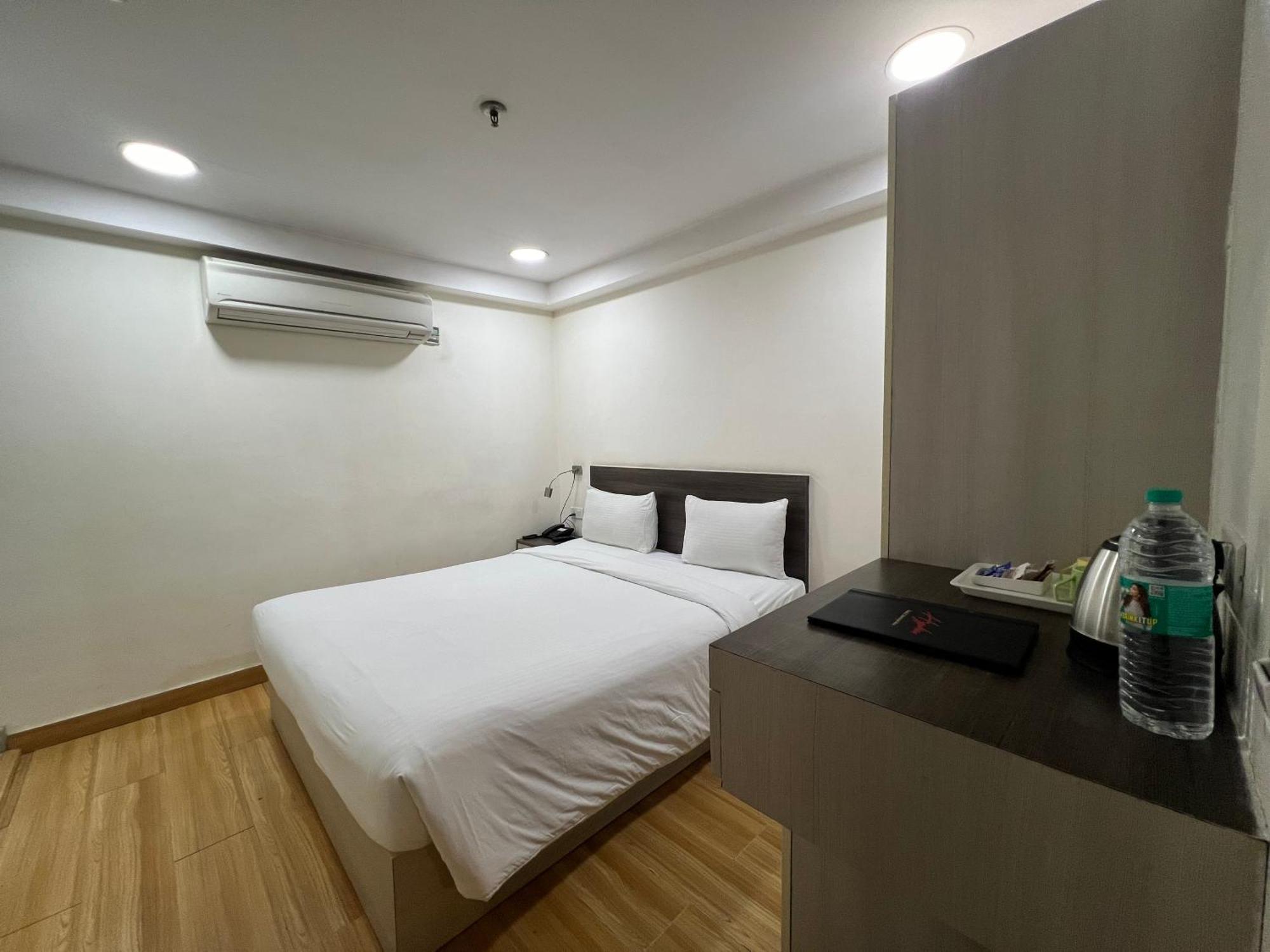 Hyphen Business Hotel 诺伊达 外观 照片