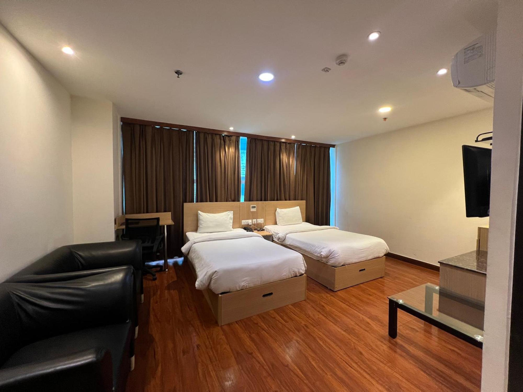 Hyphen Business Hotel 诺伊达 外观 照片