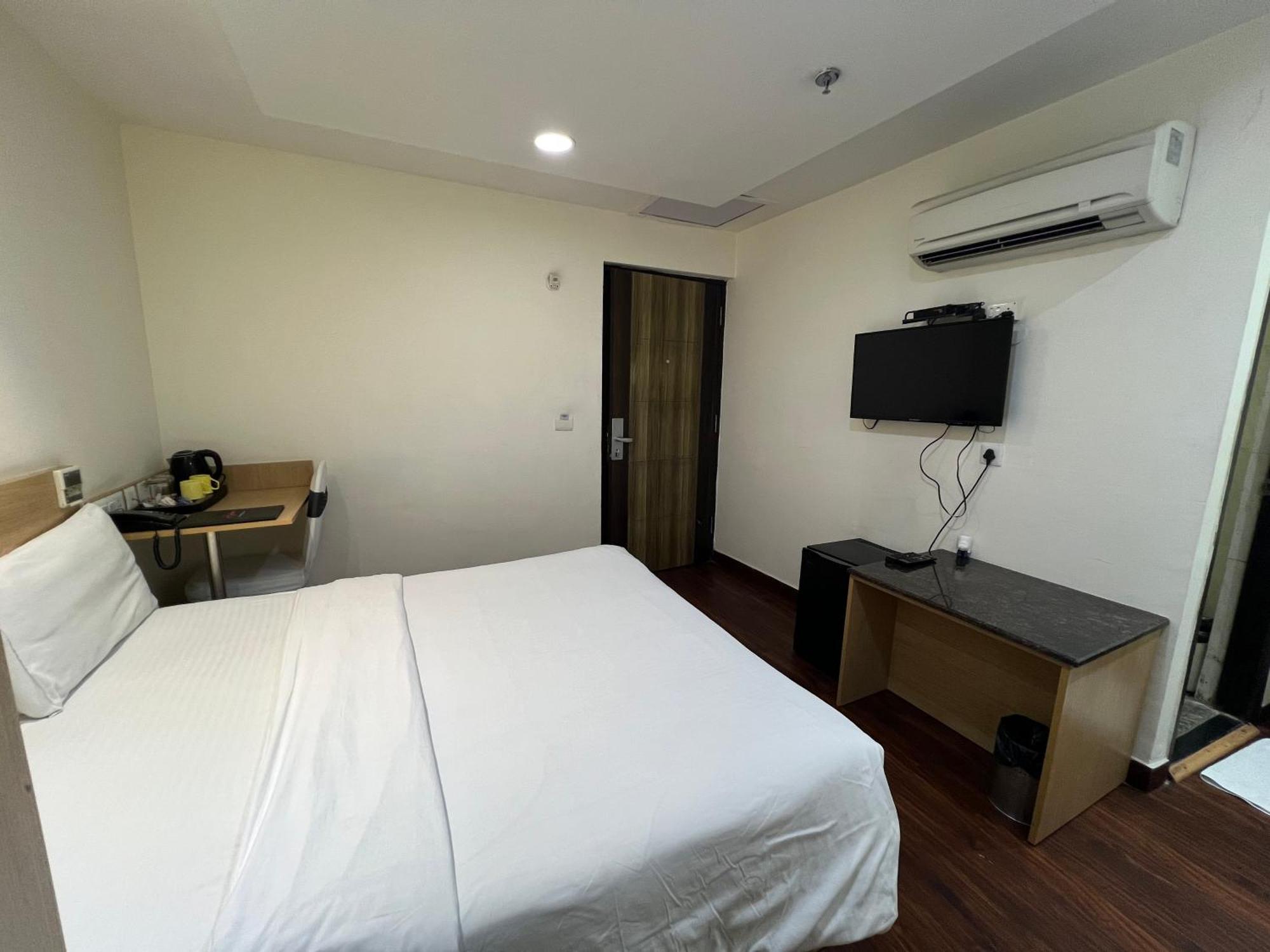 Hyphen Business Hotel 诺伊达 外观 照片