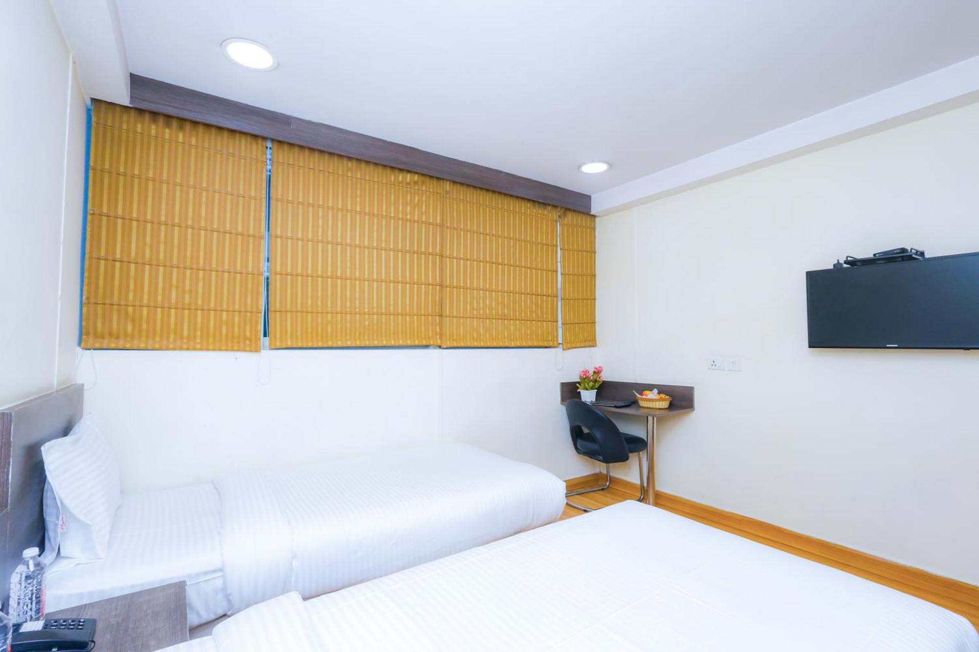 Hyphen Business Hotel 诺伊达 外观 照片