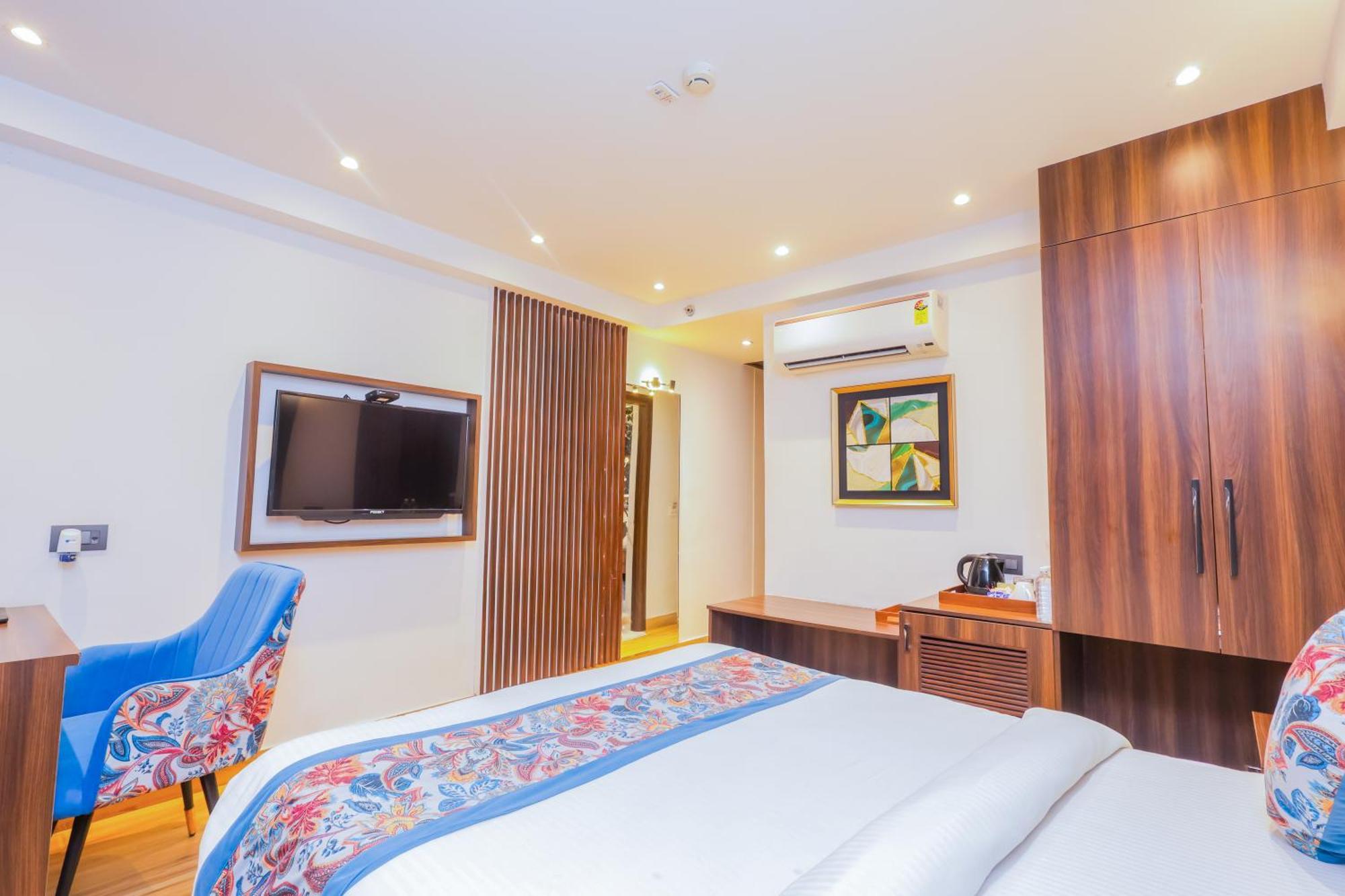 Hyphen Business Hotel 诺伊达 外观 照片