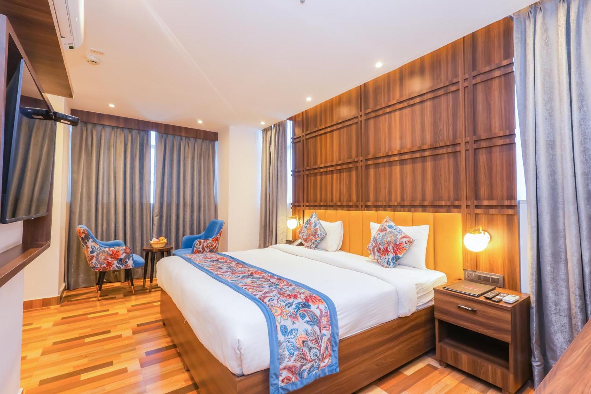 Hyphen Business Hotel 诺伊达 外观 照片