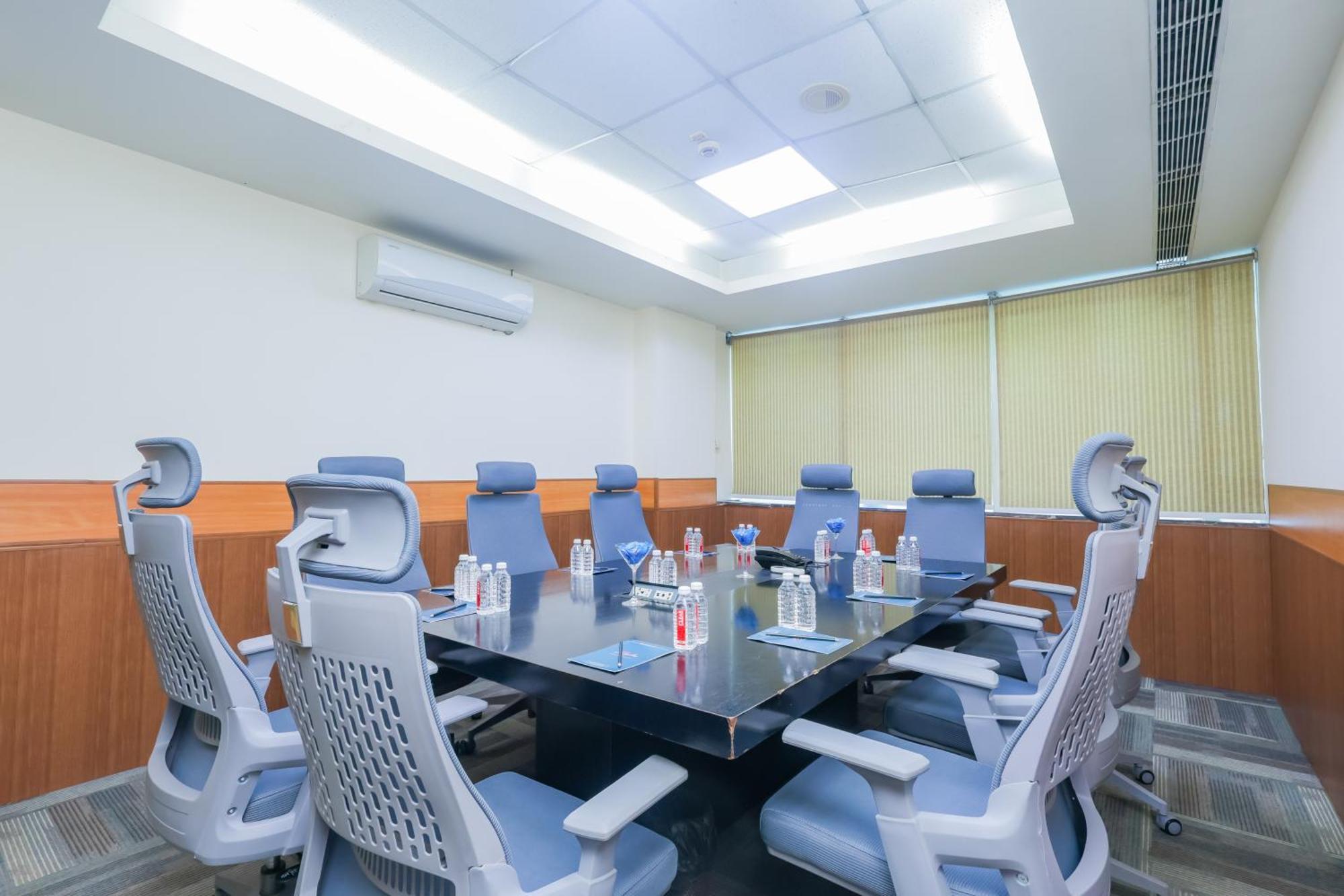Hyphen Business Hotel 诺伊达 外观 照片