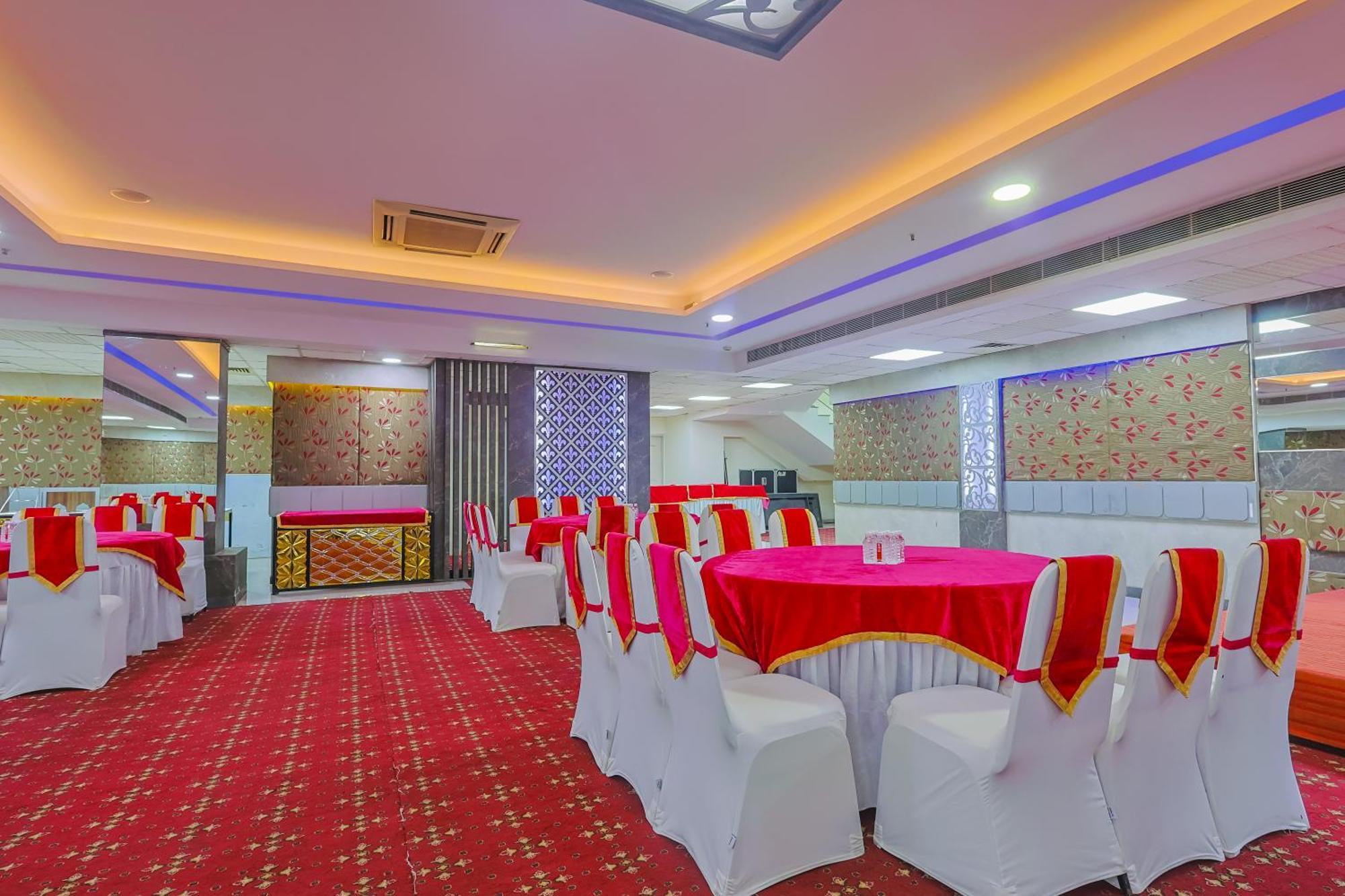 Hyphen Business Hotel 诺伊达 外观 照片