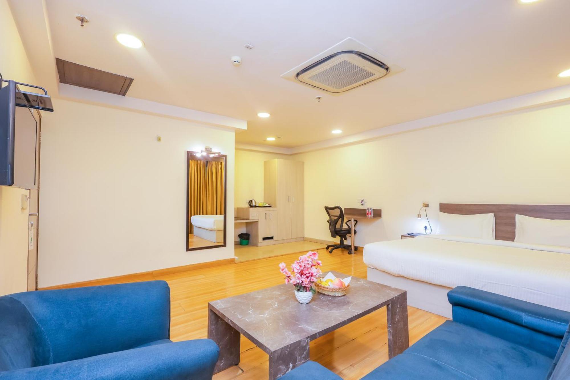 Hyphen Business Hotel 诺伊达 外观 照片