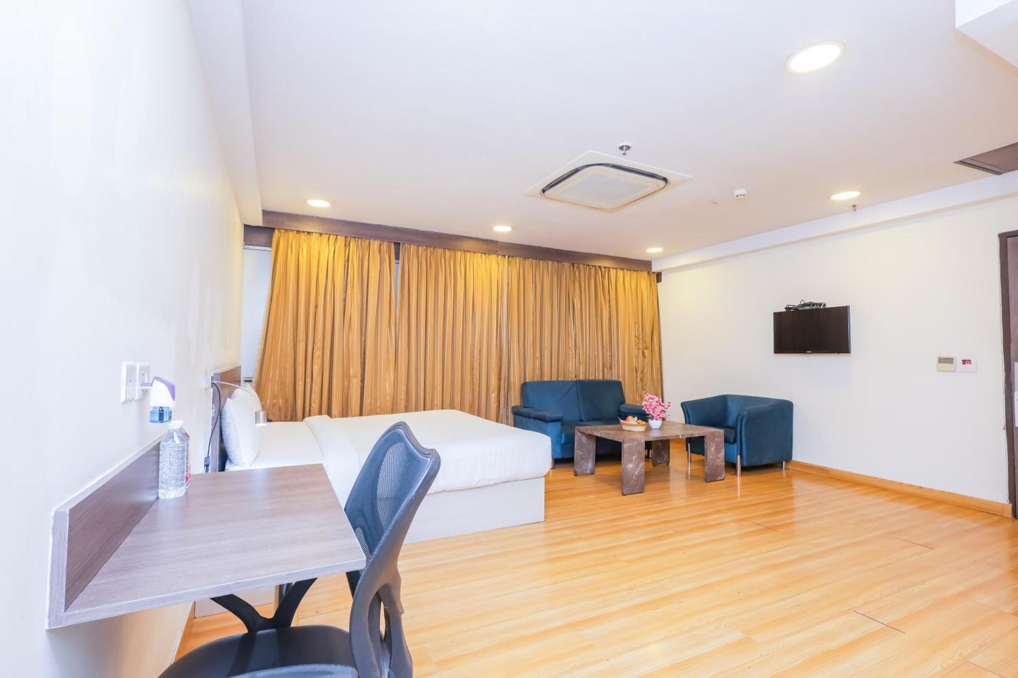 Hyphen Business Hotel 诺伊达 外观 照片