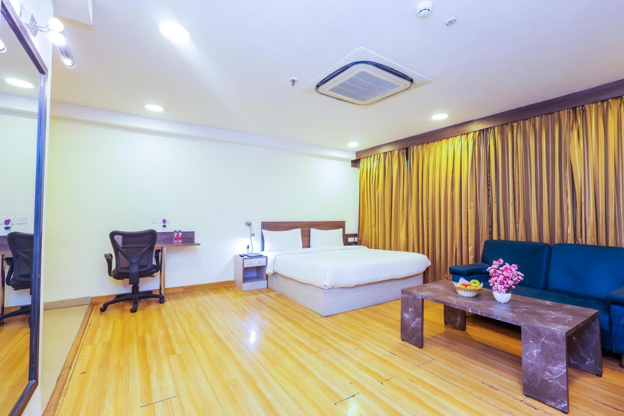 Hyphen Business Hotel 诺伊达 外观 照片